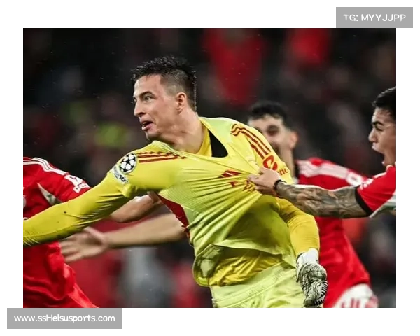 门将特鲁宾绝杀后庆祝瞬间，本菲卡更衣室狂欢画面